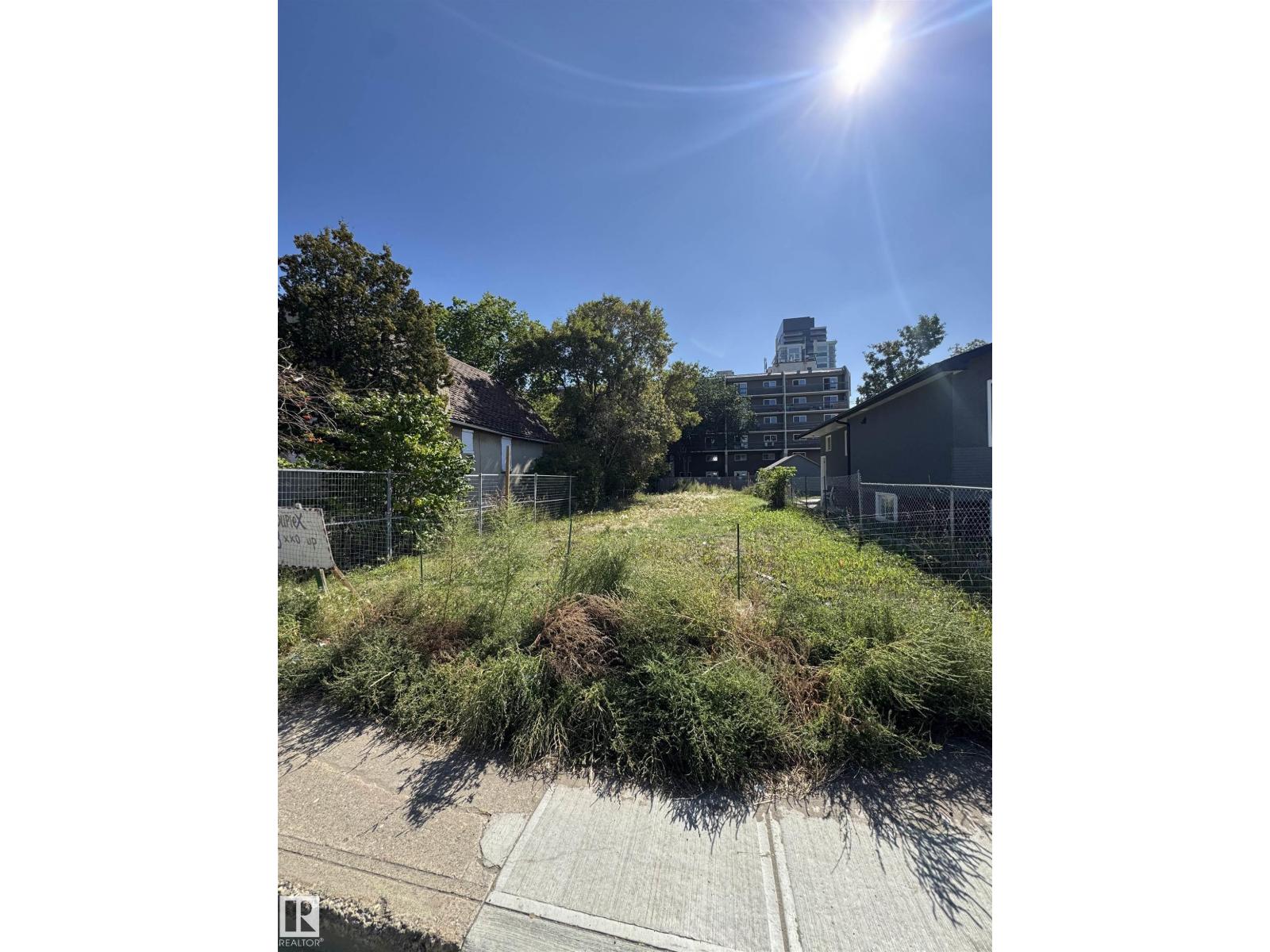 9345 103a Av Nw, Edmonton, Alberta  T5H 0H3 - Photo 4 - E4456362