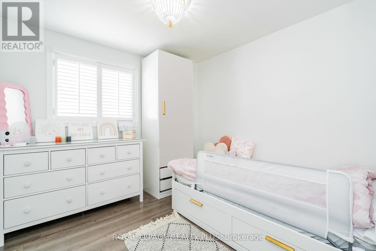 568 Fergo Avenue, Mississauga (Cooksville), Ontario  L5B 2J3 - Photo 26 - W12384513