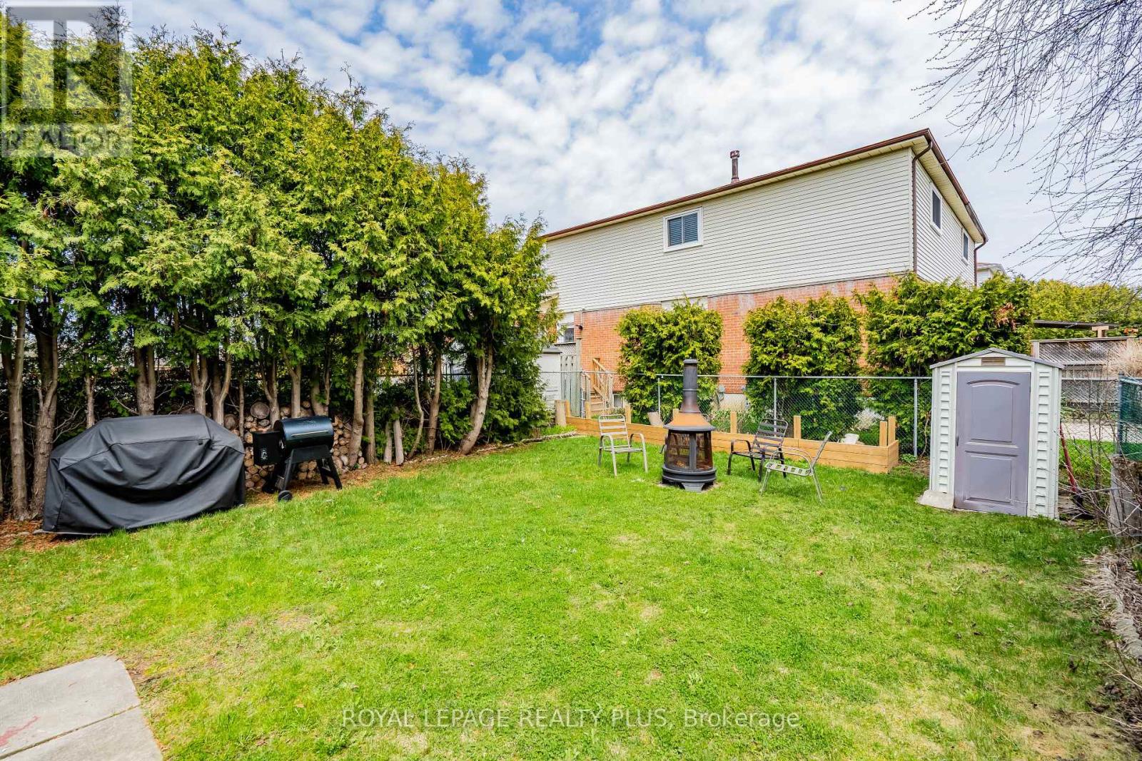 568 Fergo Avenue, Mississauga (Cooksville), Ontario  L5B 2J3 - Photo 46 - W12384513