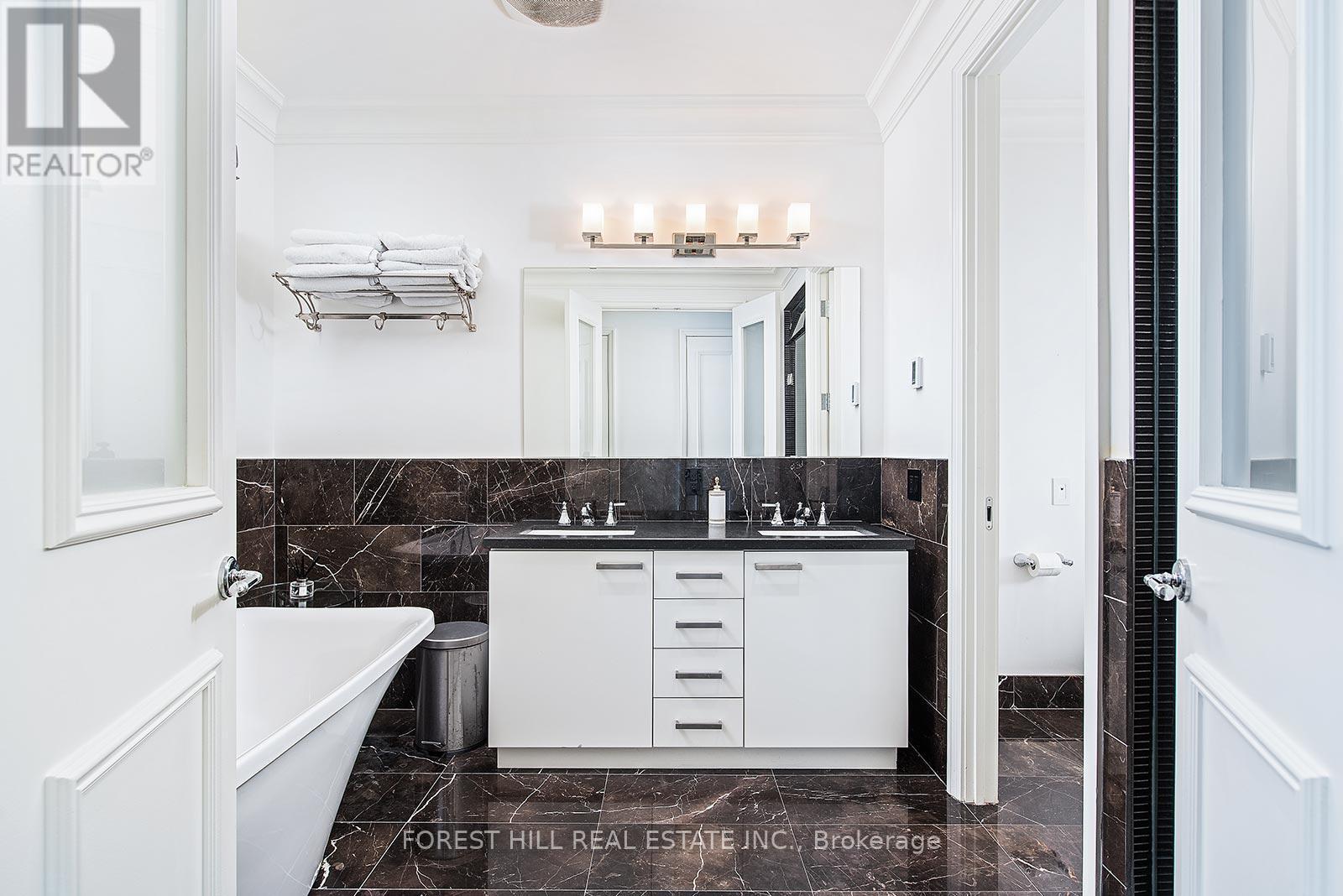 4604 - 311 Bay Street, Toronto, Ontario  M5H 4G5 - Photo 27 - C12336908
