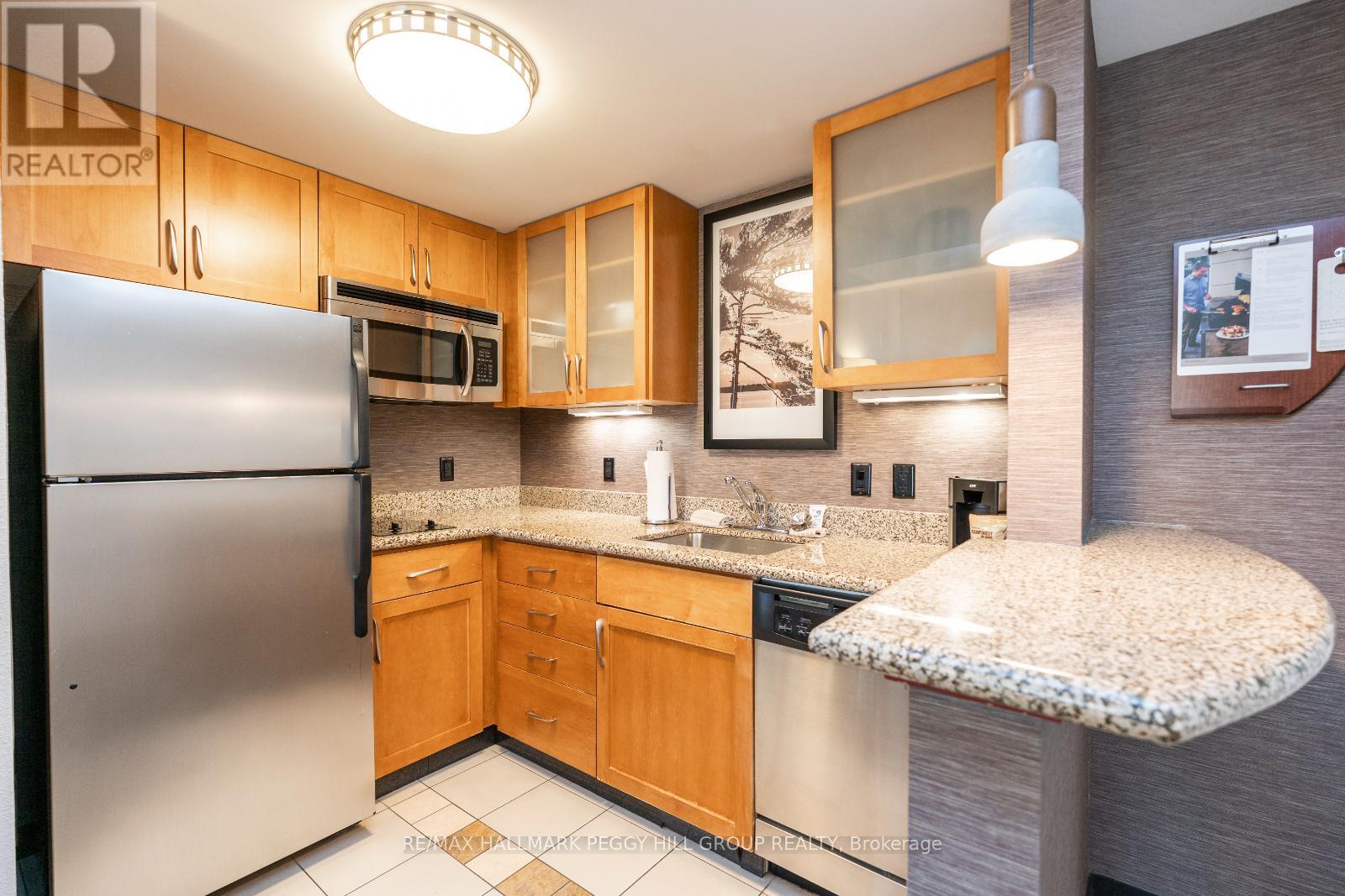 410 - 285 Steamship Bay Road, Gravenhurst, Ontario  P1P 1Z9 - Photo 4 - X12384529