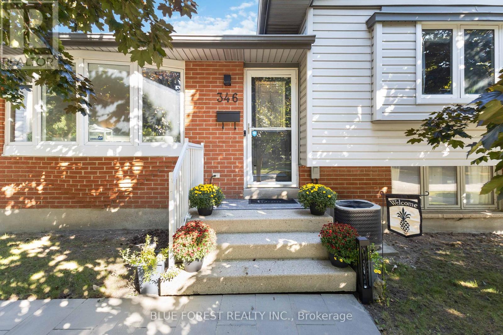 346 Blackacres Boulevard, London North (North F), Ontario  N6G 3C9 - Photo 2 - X12383027