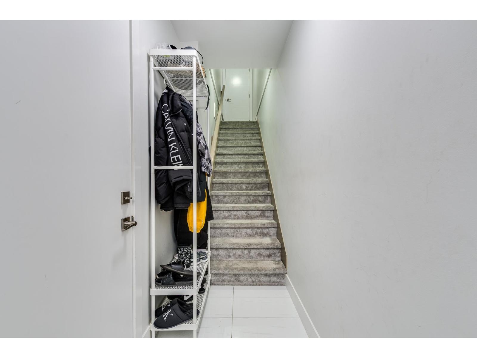 2 19631 55a Avenue, Langley, British Columbia  V3A 3X1 - Photo 3 - R3040431