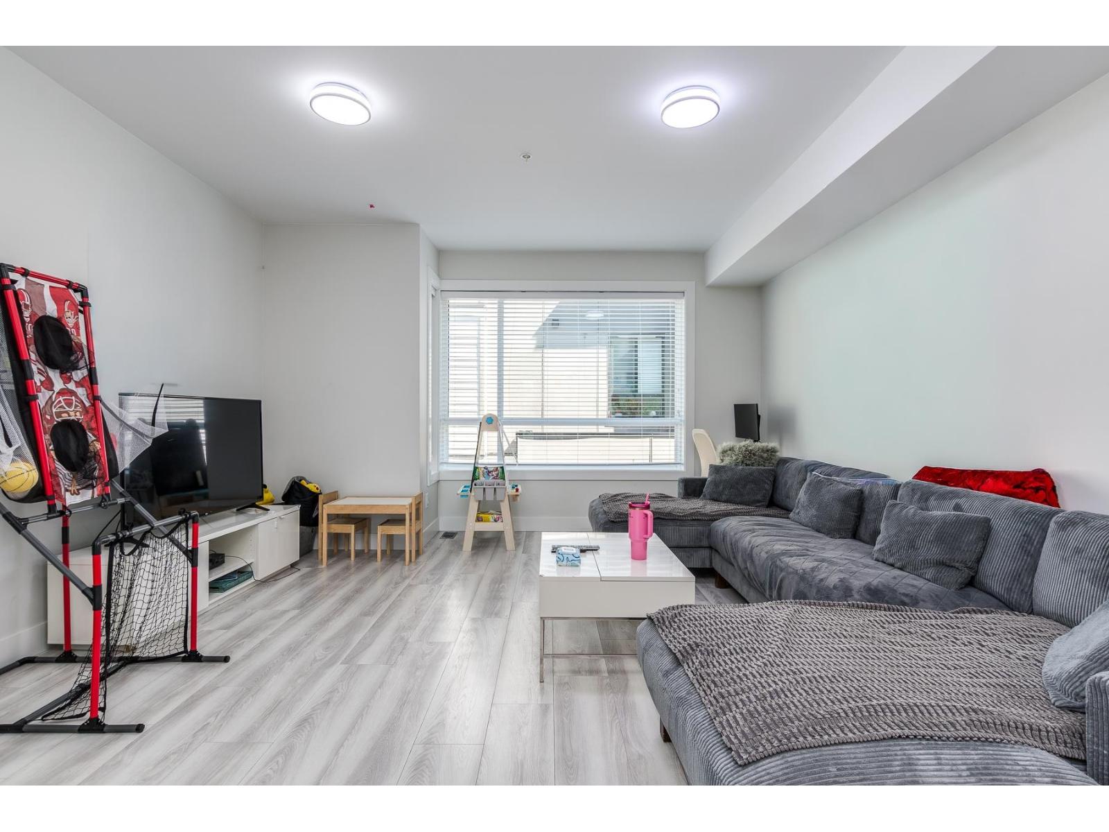 2 19631 55a Avenue, Langley, British Columbia  V3A 3X1 - Photo 5 - R3040431