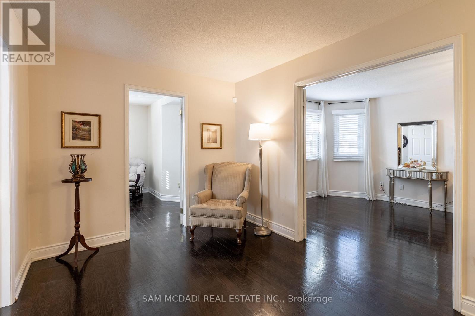100 Castlehill Road, Brampton (Northwood Park), Ontario  L6X 4C7 - Photo 20 - W12383957