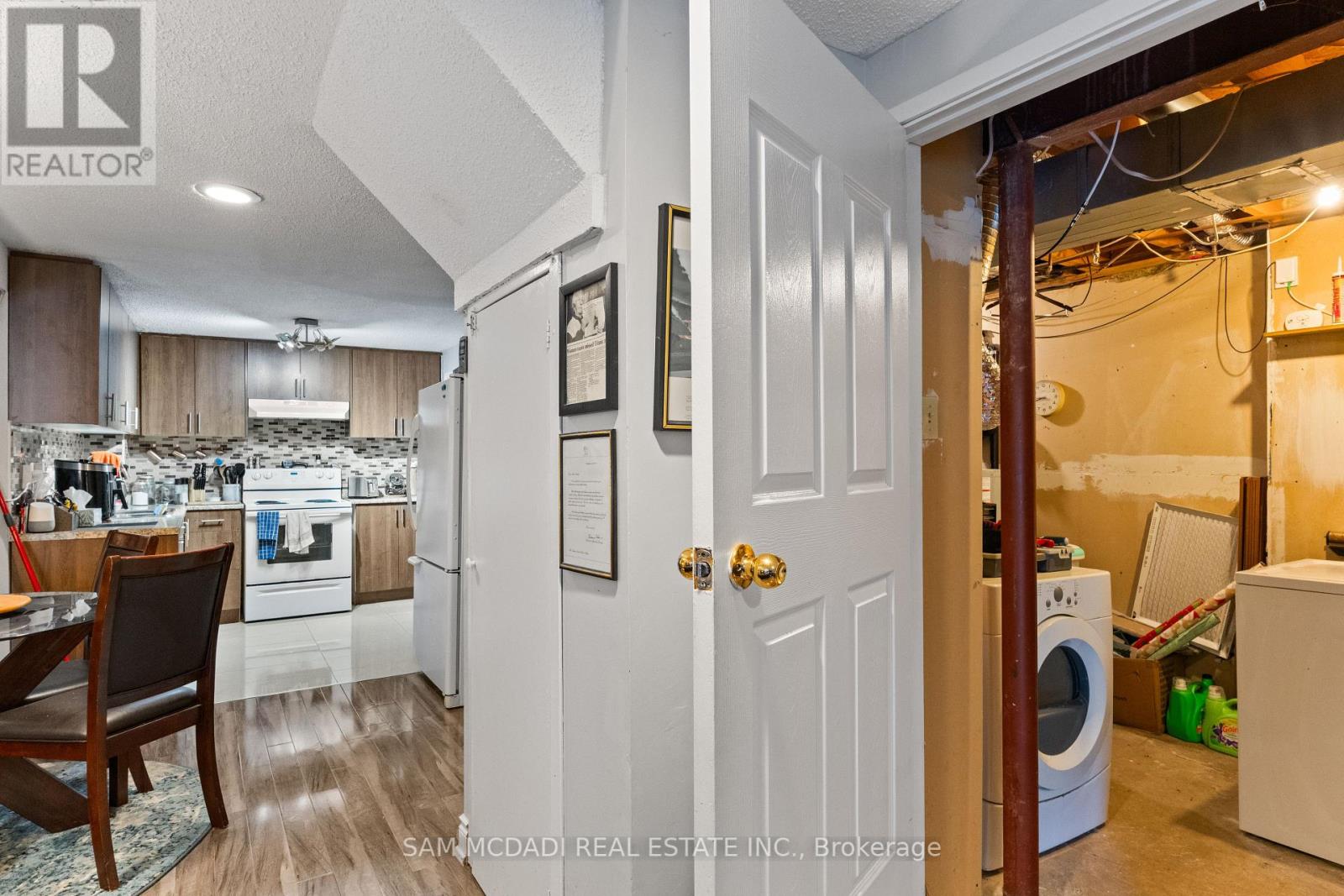 100 Castlehill Road, Brampton (Northwood Park), Ontario  L6X 4C7 - Photo 48 - W12383957