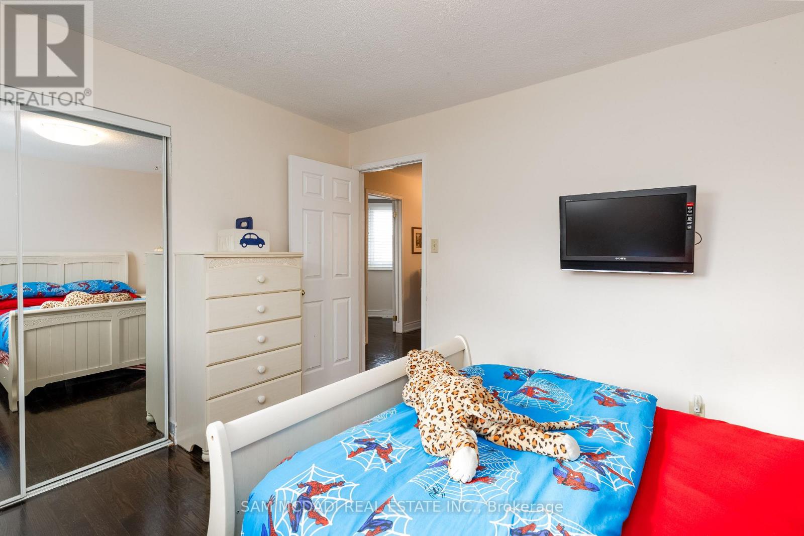 100 Castlehill Road, Brampton (Northwood Park), Ontario  L6X 4C7 - Photo 31 - W12383957