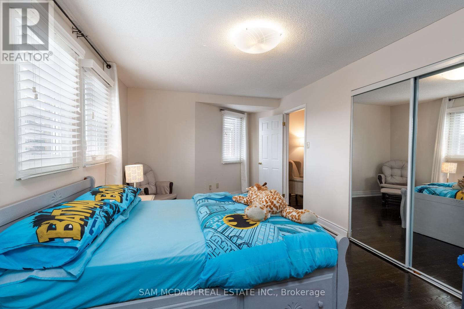 100 Castlehill Road, Brampton (Northwood Park), Ontario  L6X 4C7 - Photo 27 - W12383957