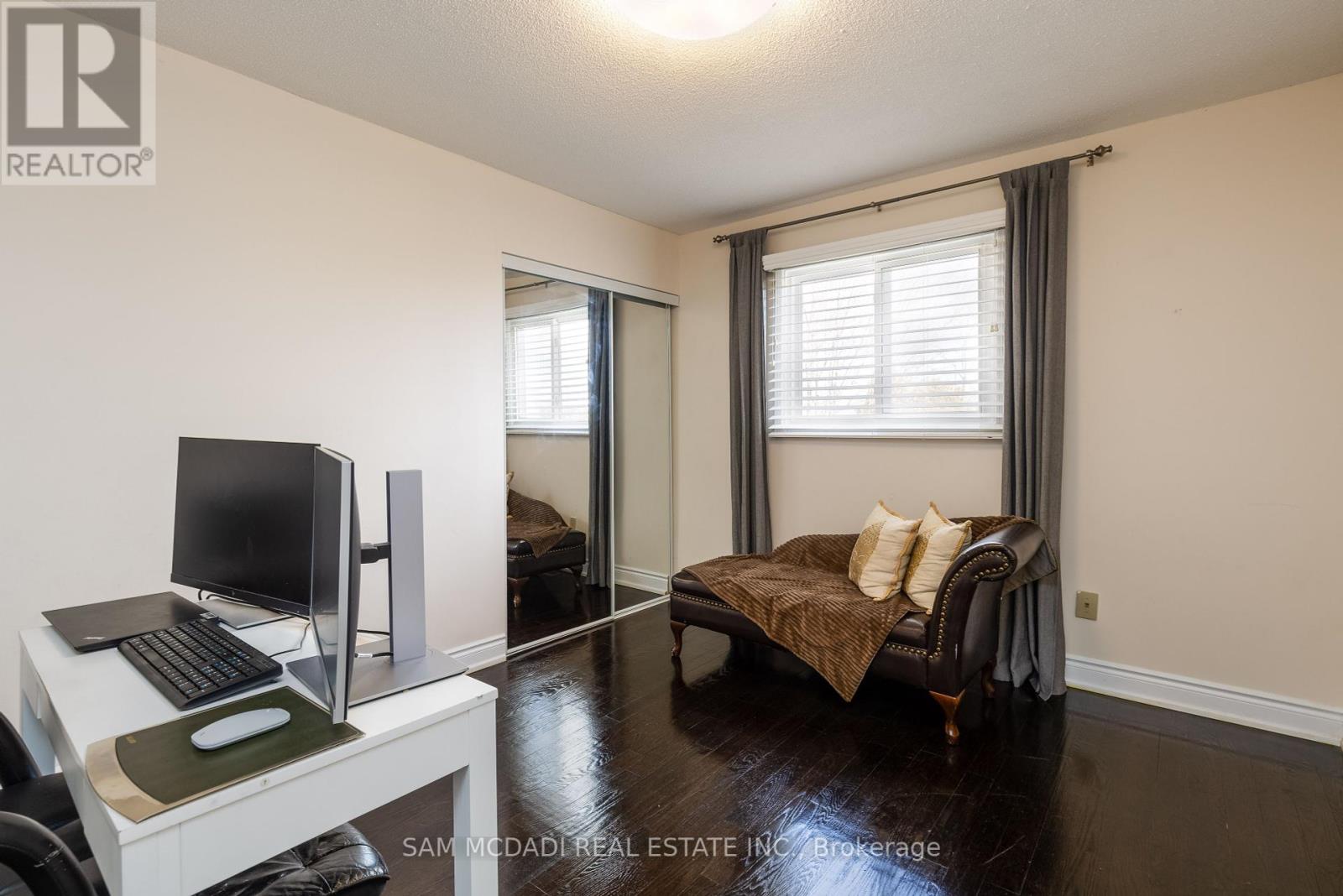 100 Castlehill Road, Brampton (Northwood Park), Ontario  L6X 4C7 - Photo 28 - W12383957
