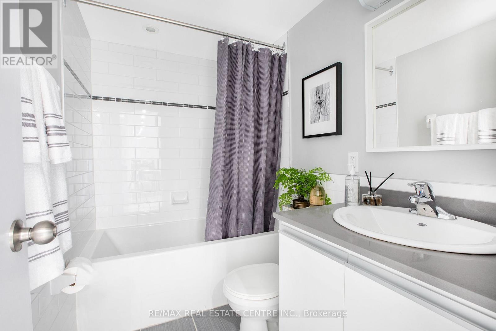 204 - 150 Graydon Hall Drive, Toronto, Ontario  M3A 3B3 - Photo 17 - C12384608