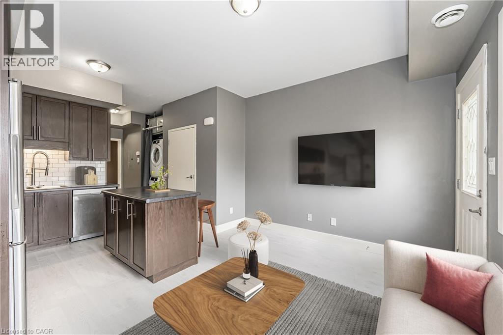 689 Doon Village Road Unit# 102, Kitchener, Ontario  N2P 1A1 - Photo 2 - 40766684