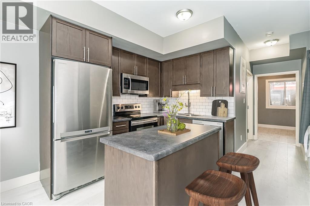 689 Doon Village Road Unit# 102, Kitchener, Ontario  N2P 1A1 - Photo 3 - 40766684