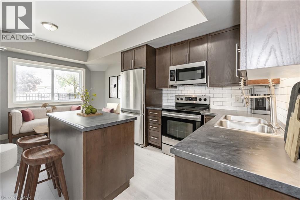 689 Doon Village Road Unit# 102, Kitchener, Ontario  N2P 1A1 - Photo 4 - 40766684