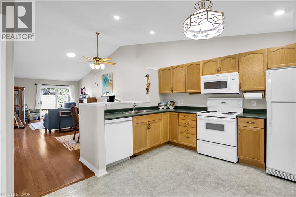 303 Central Avenue Unit# 27, Grimsby, Ontario  L3M 5L7 - Photo 17 - 40766664