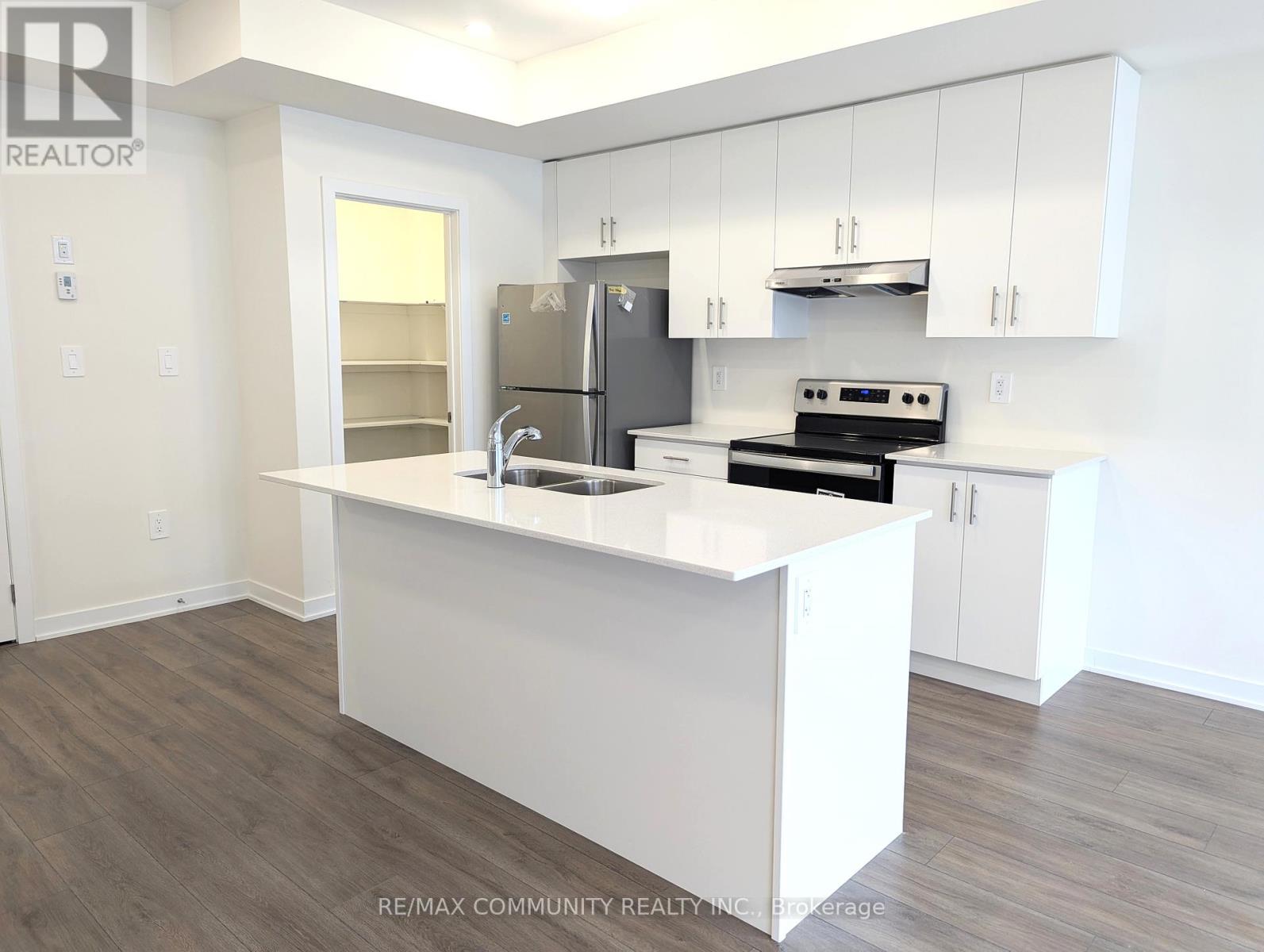 312 - 755 Omega Drive N, Pickering, Ontario  L1V 0H1 - Photo 2 - E12384623