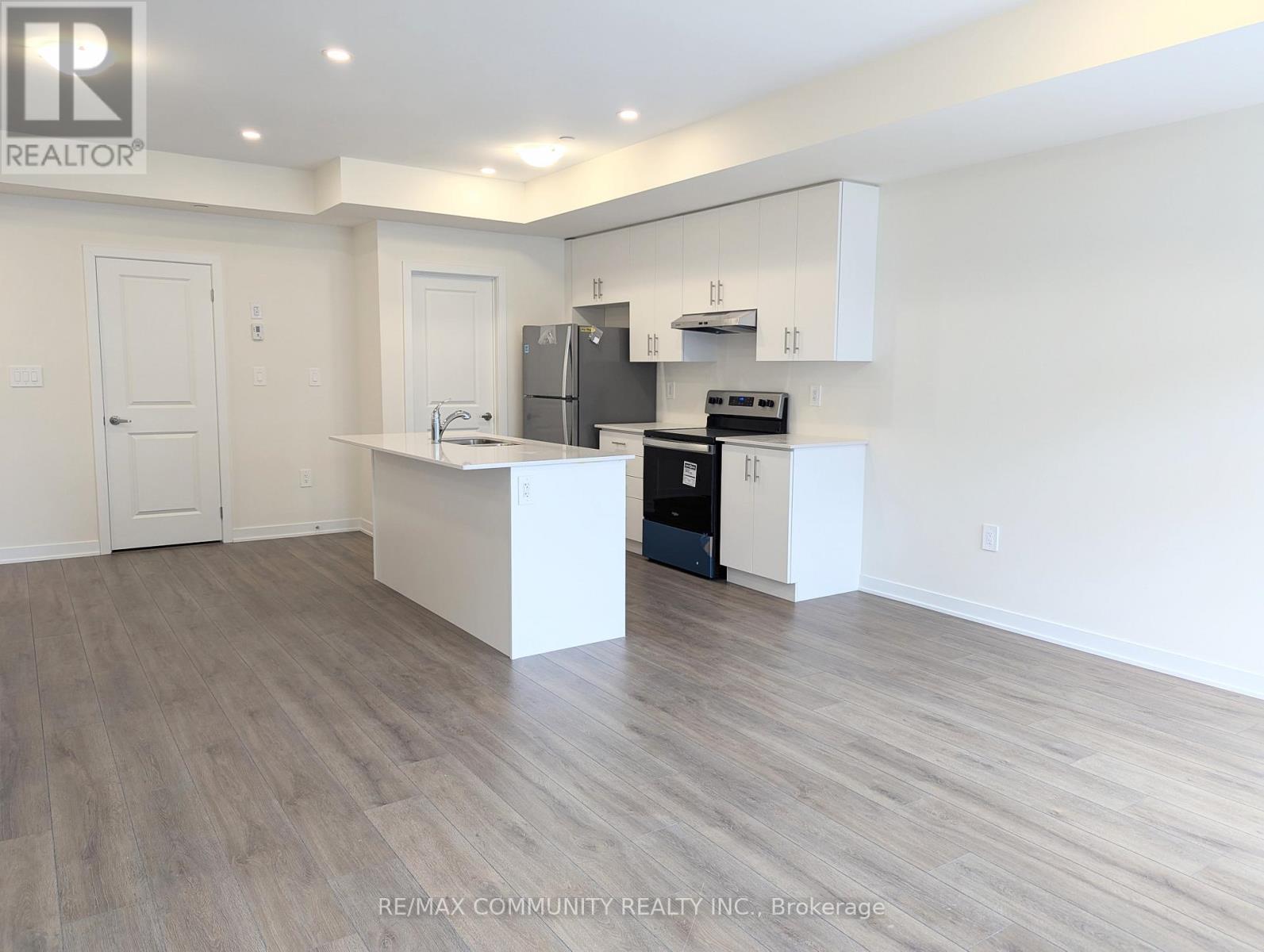 312 - 755 Omega Drive N, Pickering, Ontario  L1V 0H1 - Photo 3 - E12384623