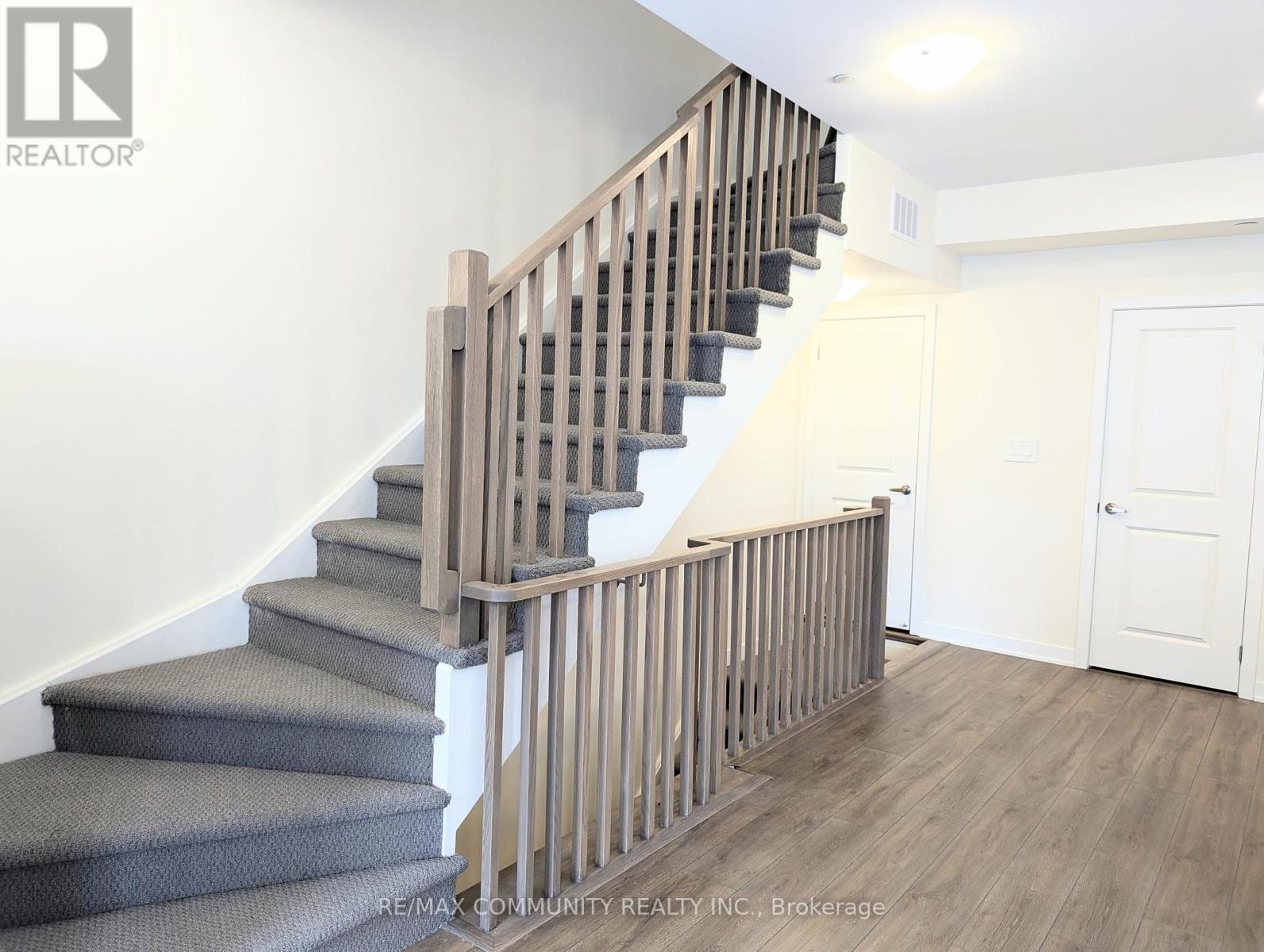 312 - 755 Omega Drive N, Pickering, Ontario  L1V 0H1 - Photo 7 - E12384623