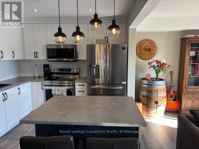 2 Foley Crescent, Collingwood, Ontario  L9Y 3B7 - Photo 4 - S12384779