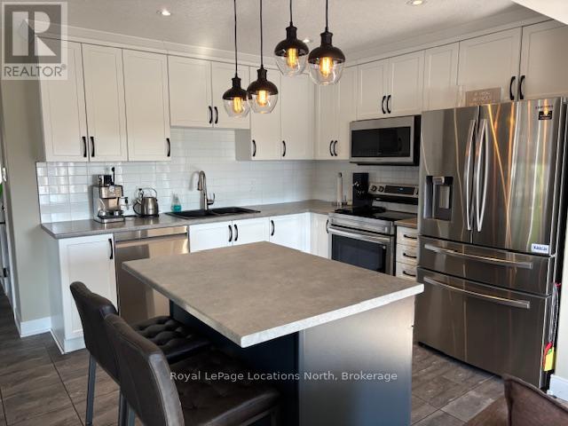 2 Foley Crescent, Collingwood, Ontario  L9Y 3B7 - Photo 5 - S12384779
