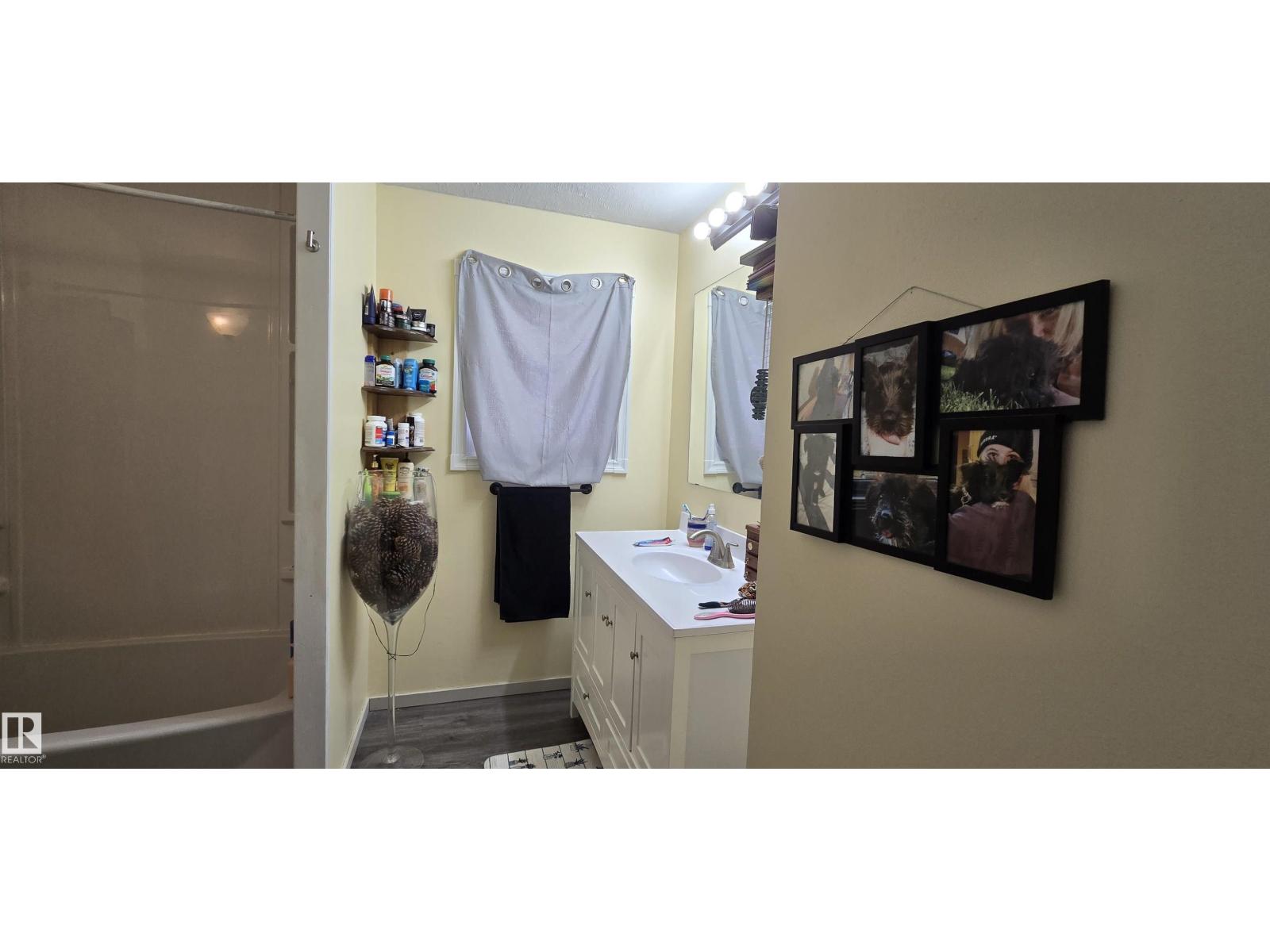 1736 61 St Nw Nw, Edmonton, Alberta  T6L 1N2 - Photo 13 - E4455568