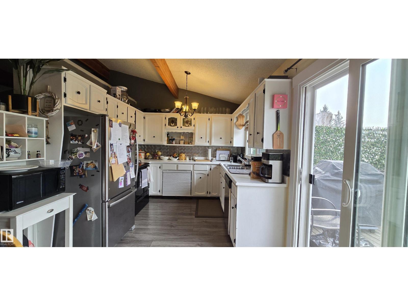 1736 61 St Nw Nw, Edmonton, Alberta  T6L 1N2 - Photo 3 - E4455568