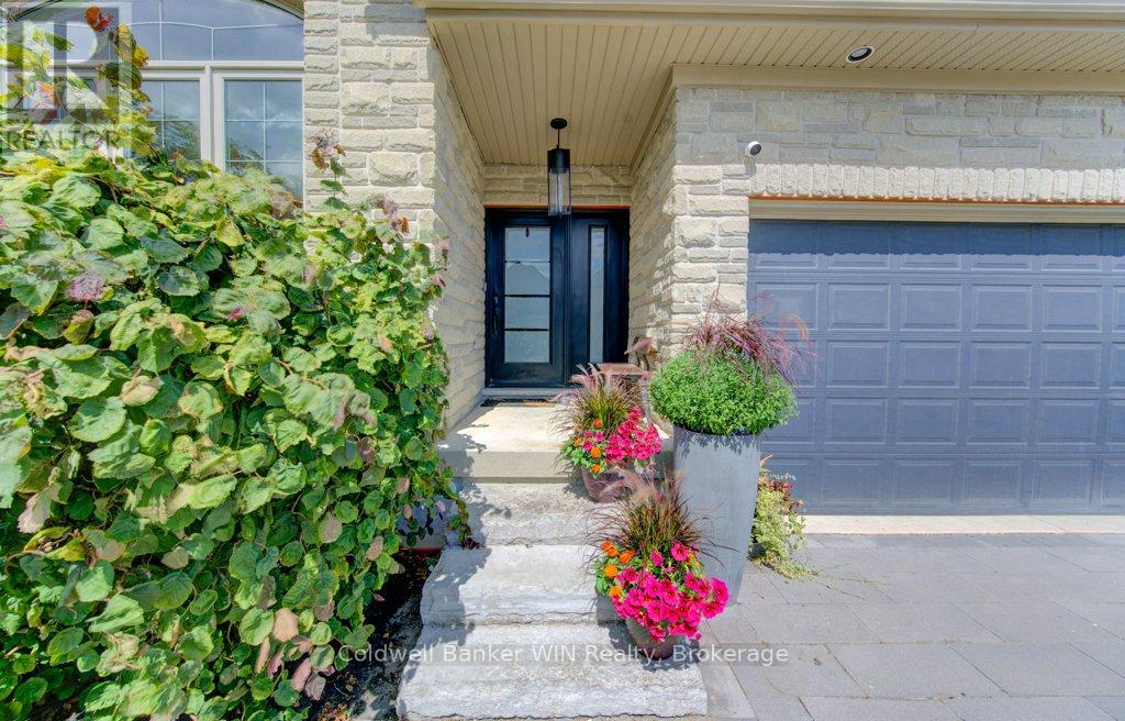 Property at 422 RIDEAU RIVER STREET image 2
