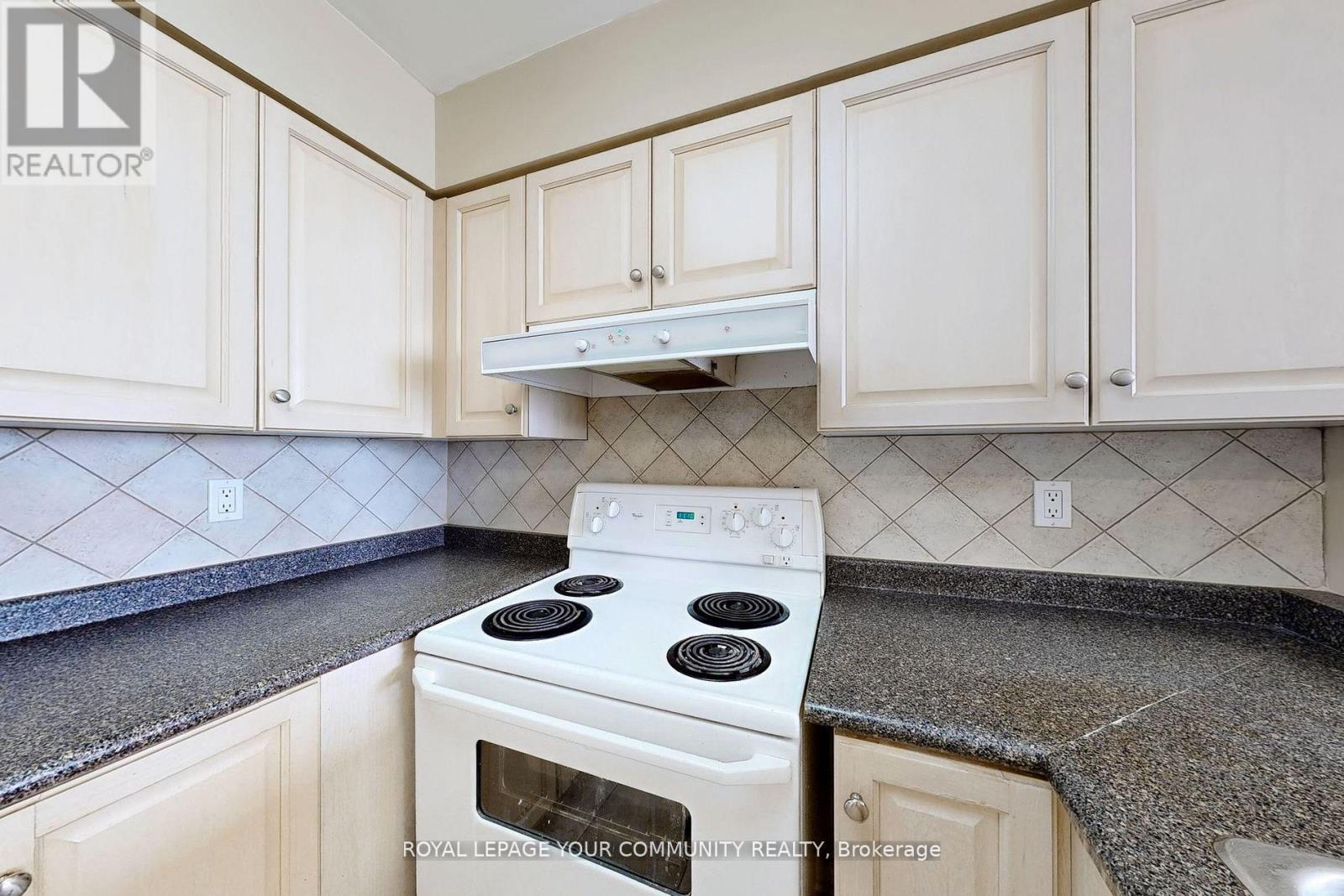 1003 - 9 Northern Heights Drive, Richmond Hill, Ontario  L4B 4H5 - Photo 15 - N12384573