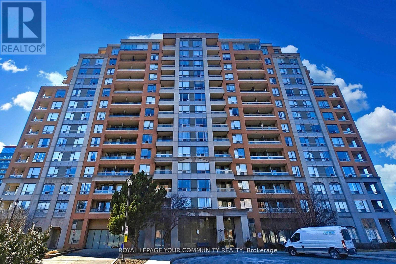 1003 - 9 Northern Heights Drive, Richmond Hill, Ontario  L4B 4H5 - Photo 2 - N12384573