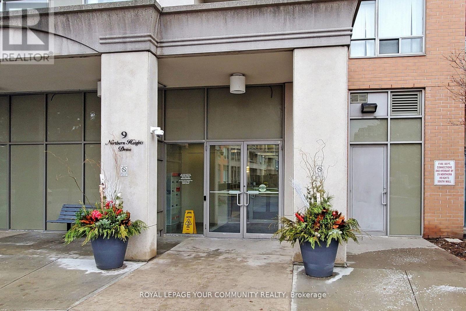 1003 - 9 Northern Heights Drive, Richmond Hill, Ontario  L4B 4H5 - Photo 3 - N12384573