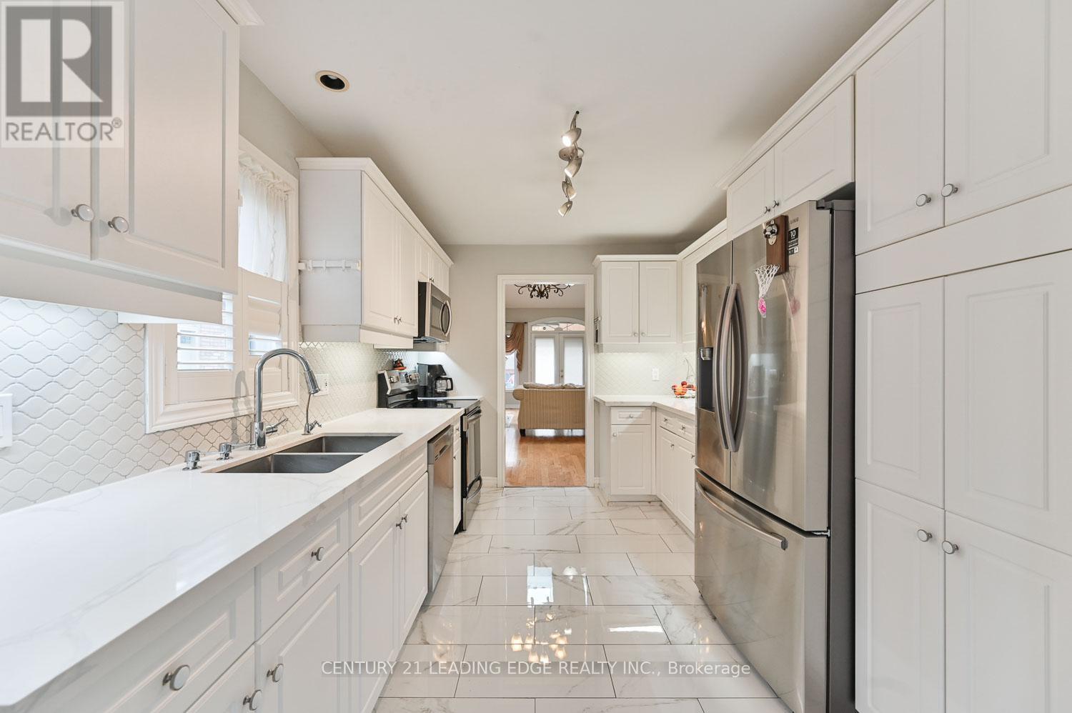 52 Bella Vista Trail, New Tecumseth (Alliston), Ontario  L9R 2C6 - Photo 18 - N12384656