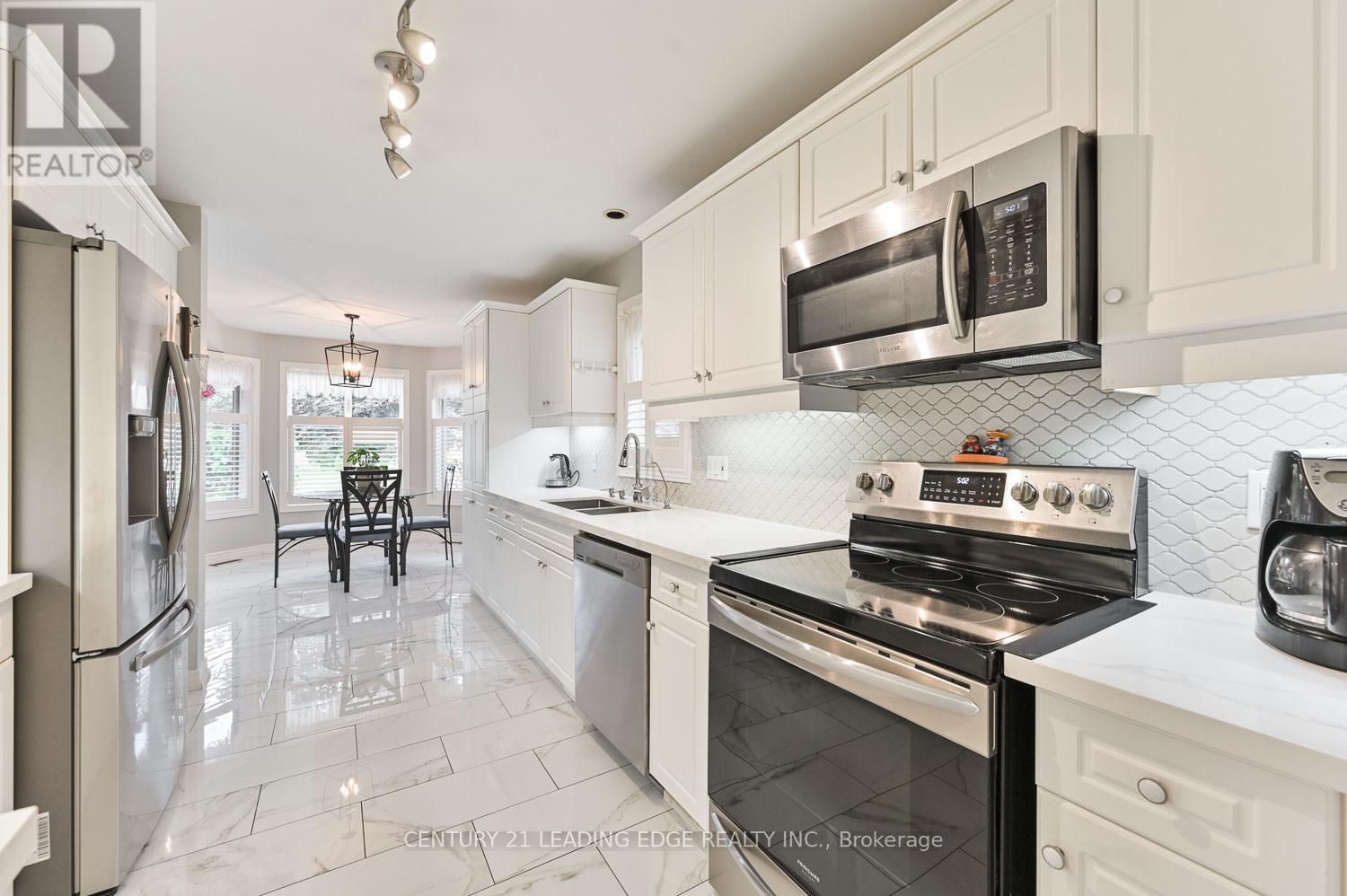 52 Bella Vista Trail, New Tecumseth (Alliston), Ontario  L9R 2C6 - Photo 19 - N12384656