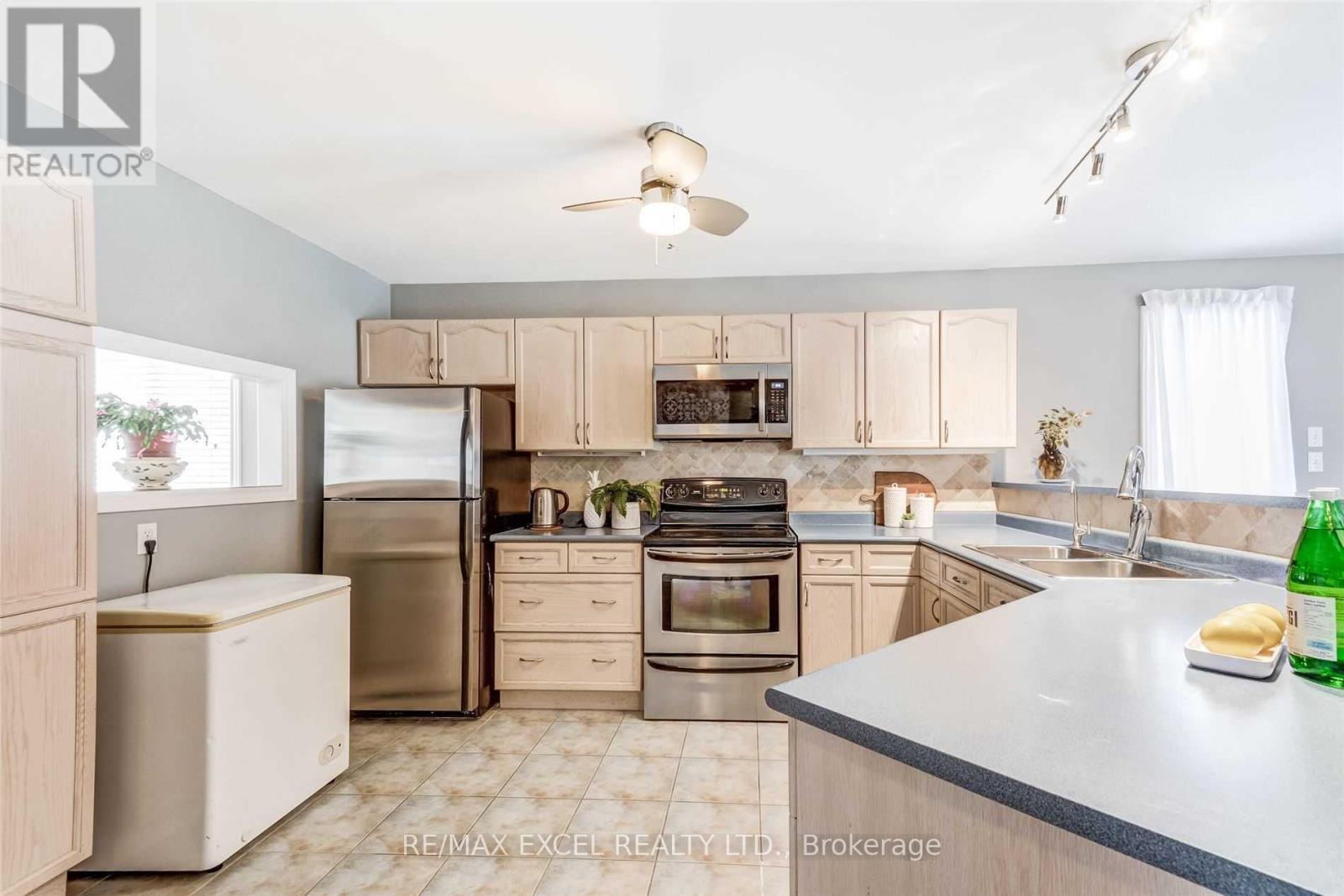 Main - 3 Sedgewood Way, Barrie, Ontario  L4N 0B9 - Photo 7 - S12384587