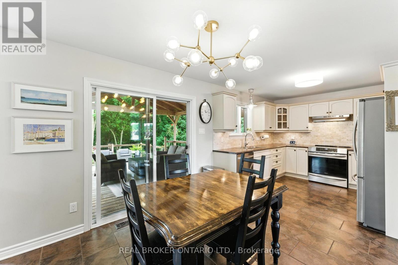1768 Coleman Crescent, North Dundas, Ontario  K0E 1S0 - Photo 16 - X12384709