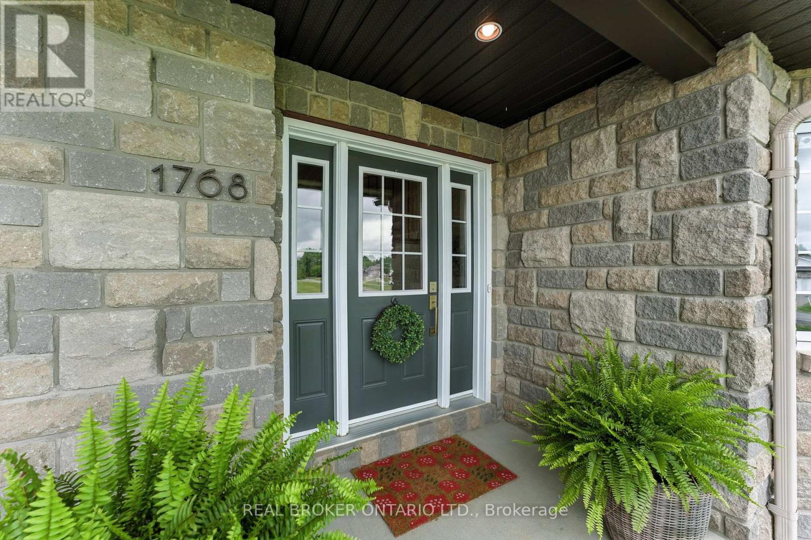 1768 Coleman Crescent, North Dundas, Ontario  K0E 1S0 - Photo 8 - X12384709
