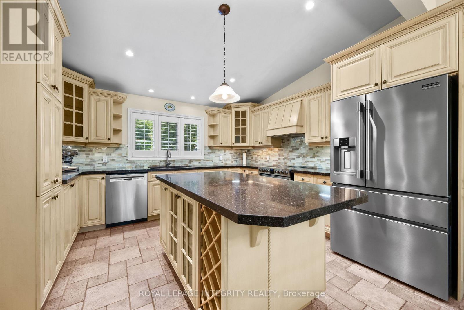 3 Briarcliffe Drive, Ottawa, Ontario  K1J 6E3 - Photo 18 - X12384758
