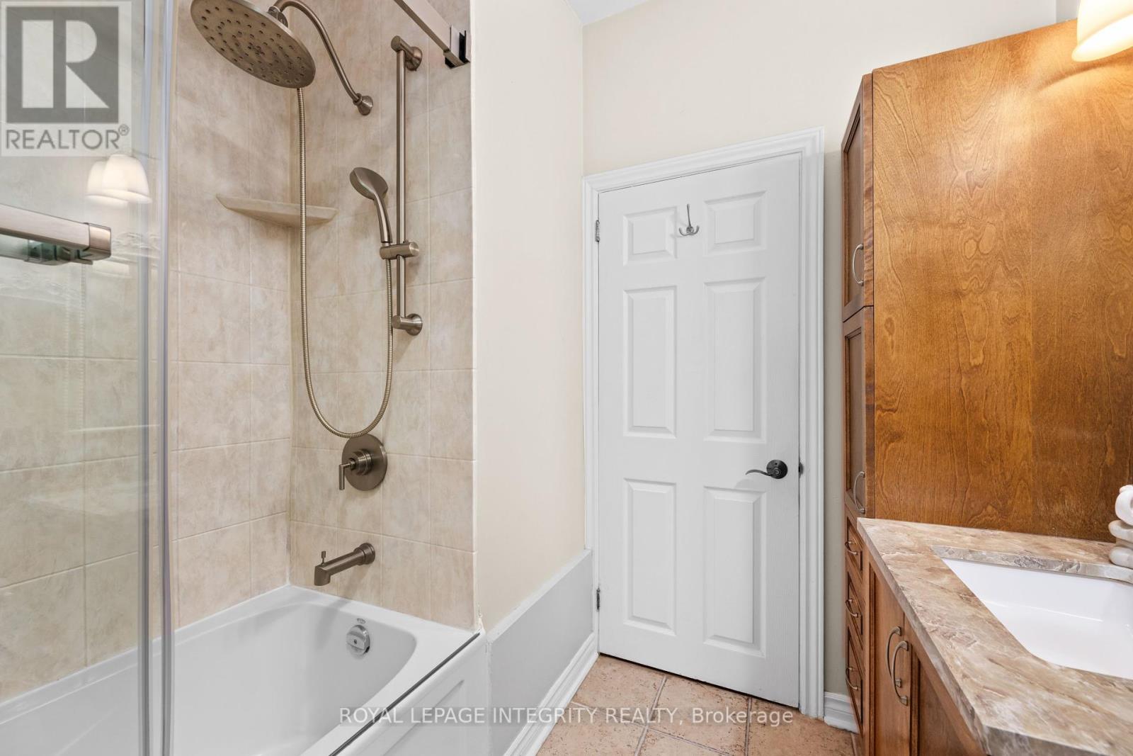 3 Briarcliffe Drive, Ottawa, Ontario  K1J 6E3 - Photo 33 - X12384758