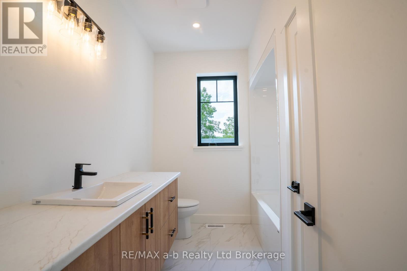 88 Herb Street, Norwich, Ontario  N0J 1P0 - Photo 13 - X12384765