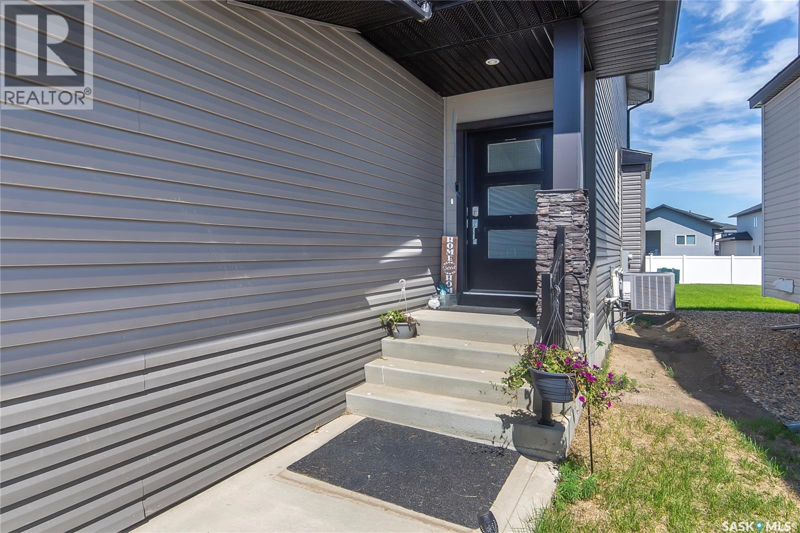 547 Kalra Street, Saskatoon, Saskatchewan  S7W 1E8 - Photo 4 - SK014909