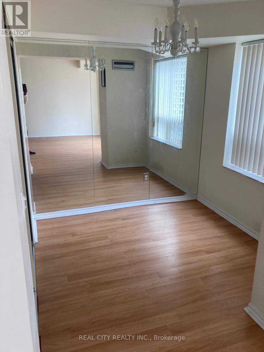 #2008 - 325 Webb Drive, Mississauga, Ontario  L5B 3Z9 - Photo 5 - W12384582
