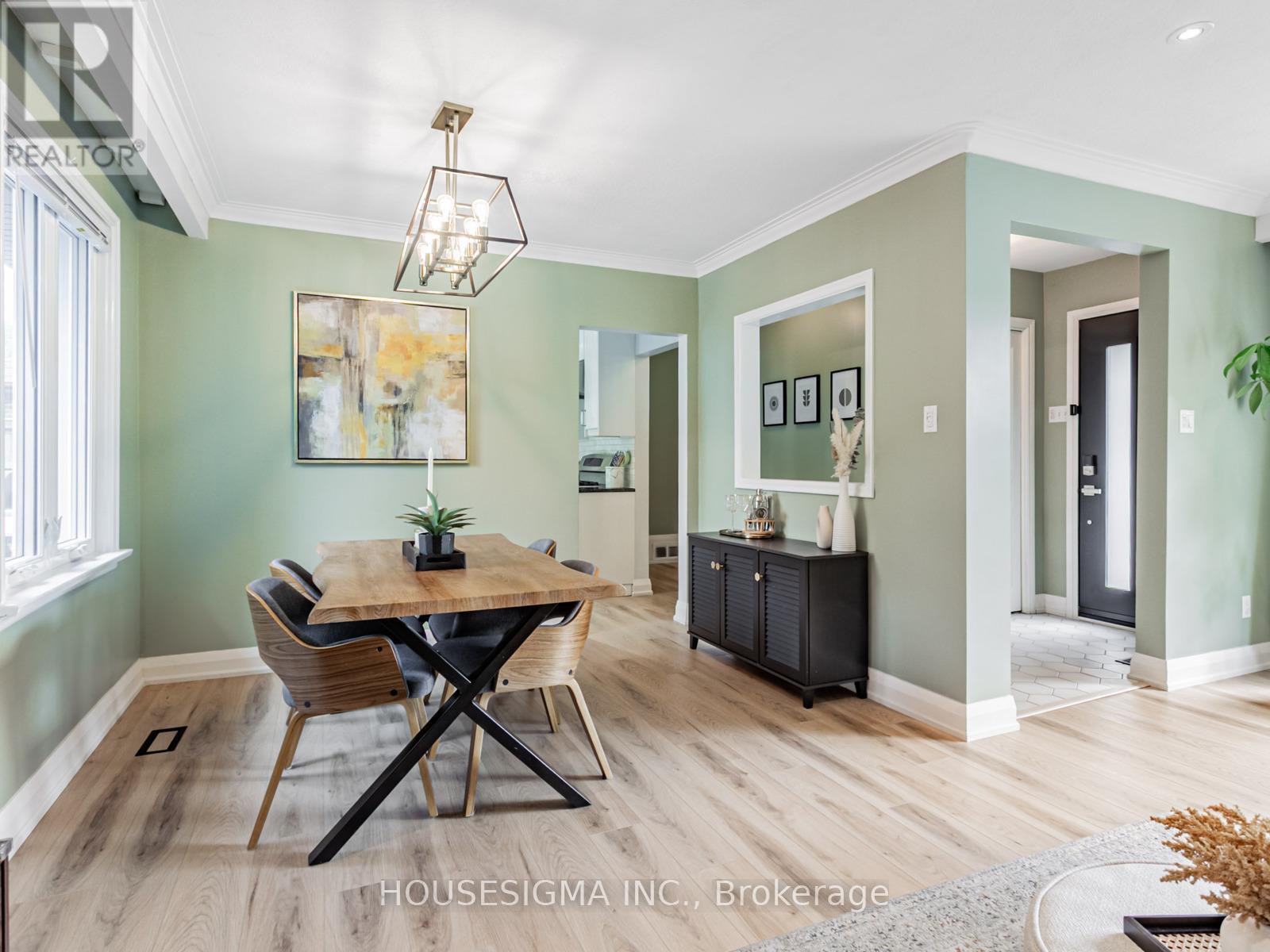 72 Ludstone Drive, Toronto (Willowridge-Martingrove-Richview), Ontario  M9R 2J3 - Photo 5 - W12384614