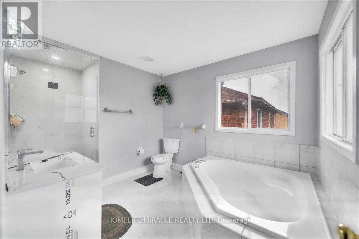 4 Peppertree Crescent, Brampton, Ontario  L6R 1N4 - Photo 25 - W12384633