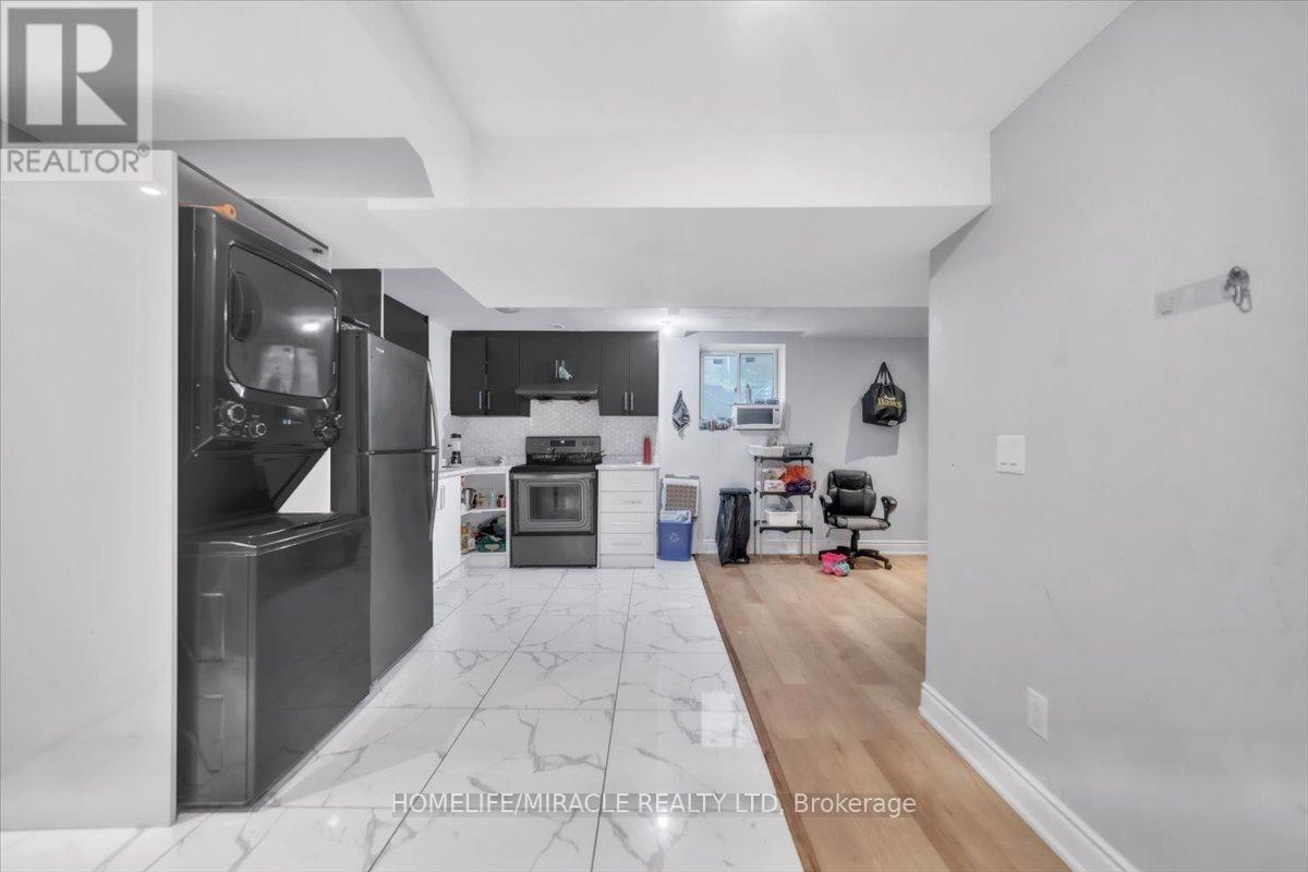 4 Peppertree Crescent, Brampton, Ontario  L6R 1N4 - Photo 31 - W12384633