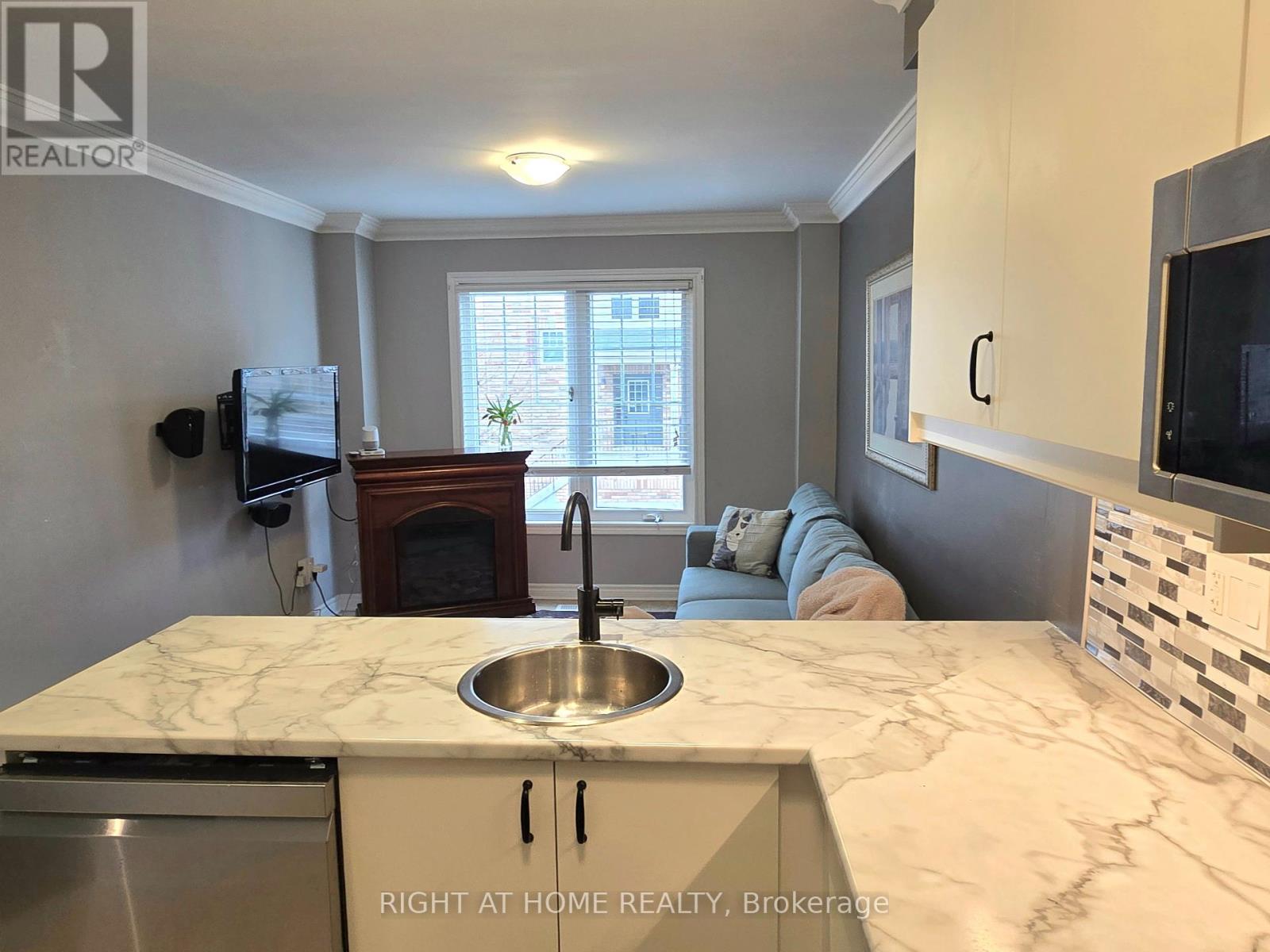 2441 Coho Way, Oakville, Ontario  L6M 0G7 - Photo 3 - W12384640