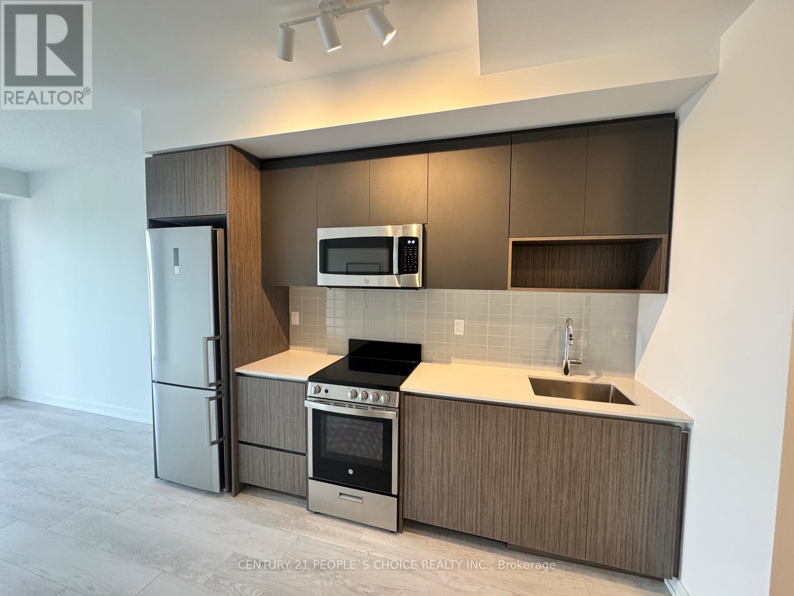 202 - 801 The Queensway, Toronto, Ontario  M8Z 6A8 - Photo 5 - W12384680