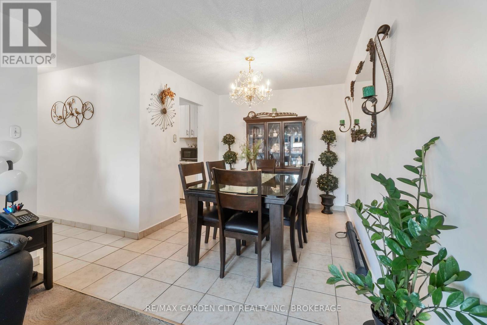 202 - 4692 Crysler Avenue, Niagara Falls, Ontario L2E 3V8 - Photo 16 - X12384741