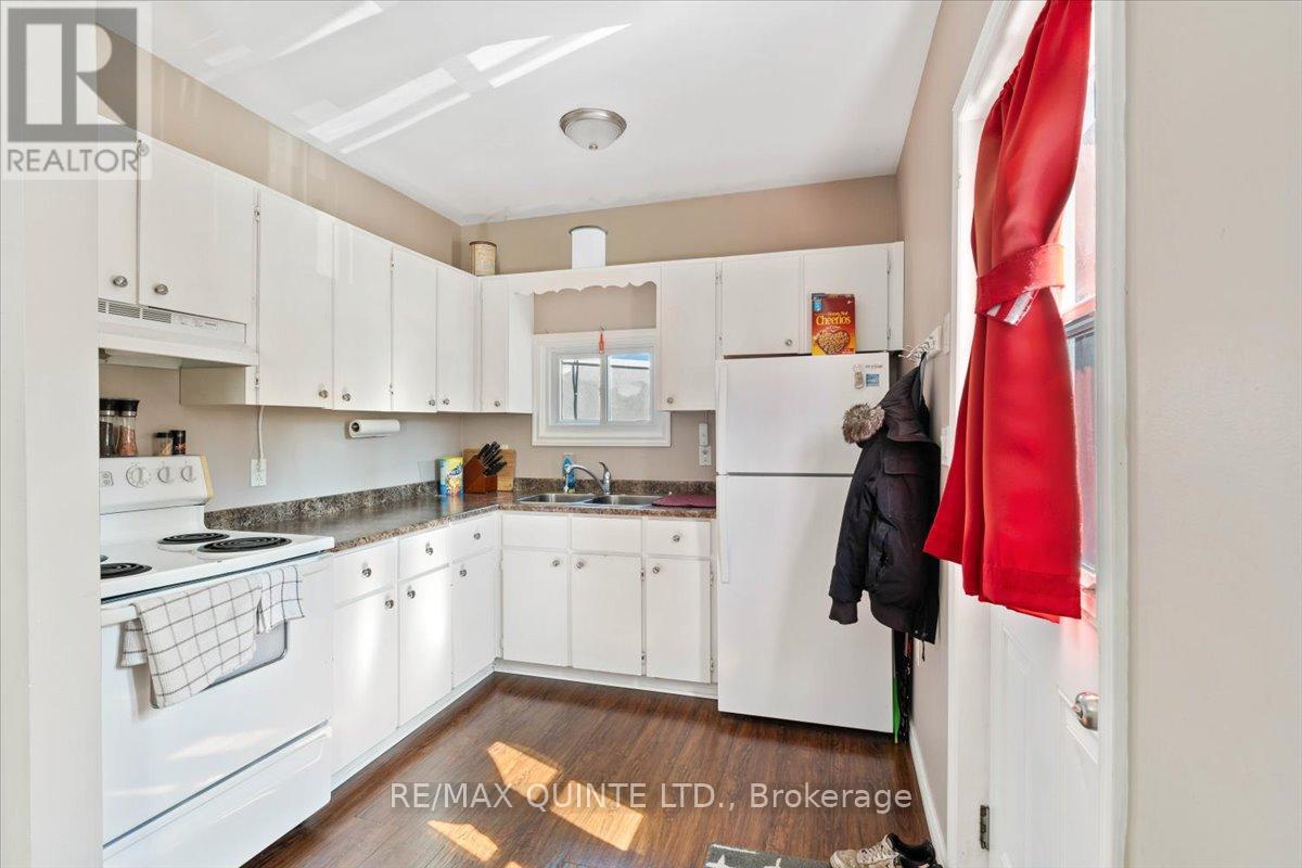 5-7 Chapel Street, Prince Edward County, Ontario K0K 2T0 - Photo 12 - X12384783