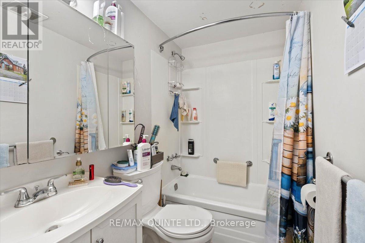 5-7 Chapel Street, Prince Edward County, Ontario K0K 2T0 - Photo 28 - X12384783