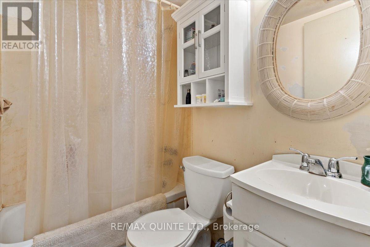 5-7 Chapel Street, Prince Edward County, Ontario K0K 2T0 - Photo 39 - X12384783