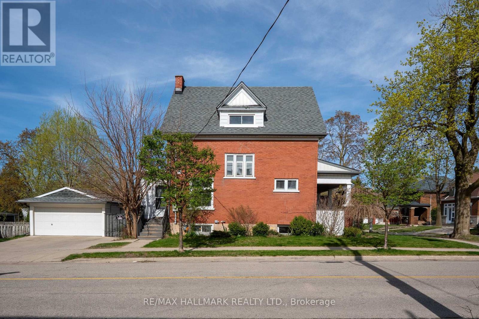 120 Cameron Street N, Kitchener, Ontario  N2H 3A7 - Photo 2 - X12384618