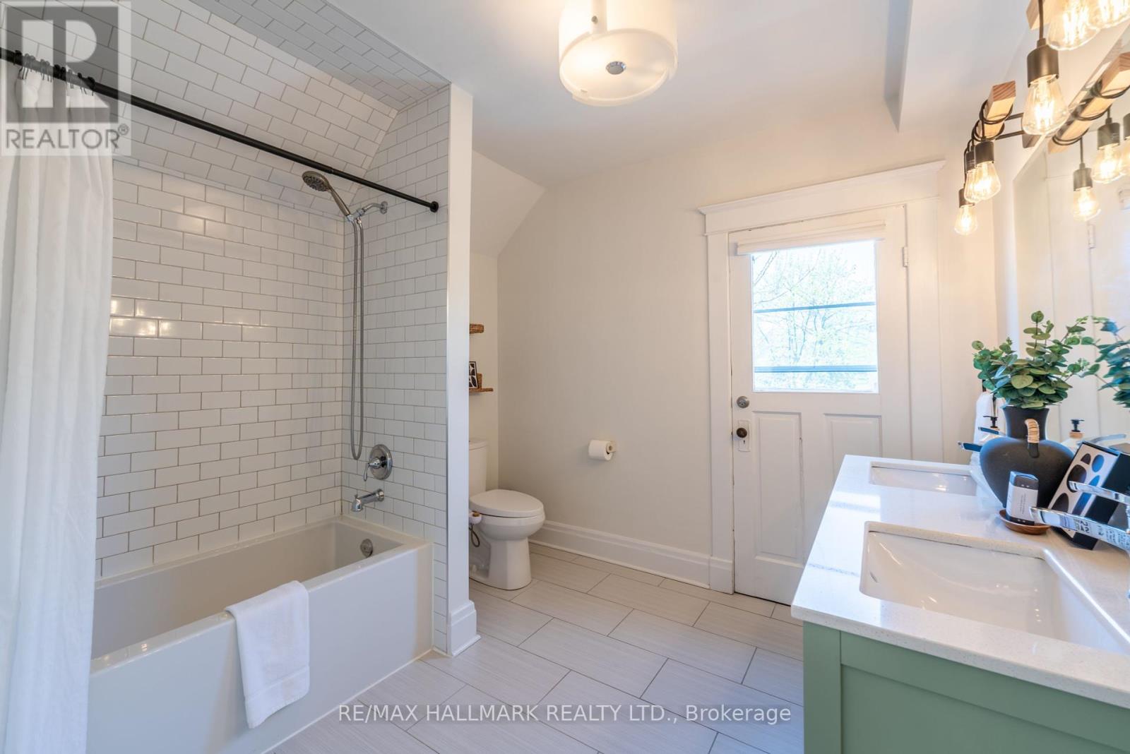 120 Cameron Street N, Kitchener, Ontario  N2H 3A7 - Photo 21 - X12384618